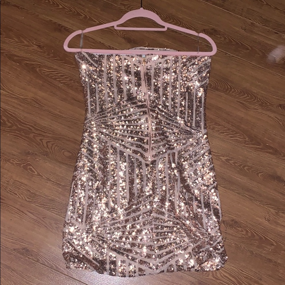 Dress - Picture 2 of 4